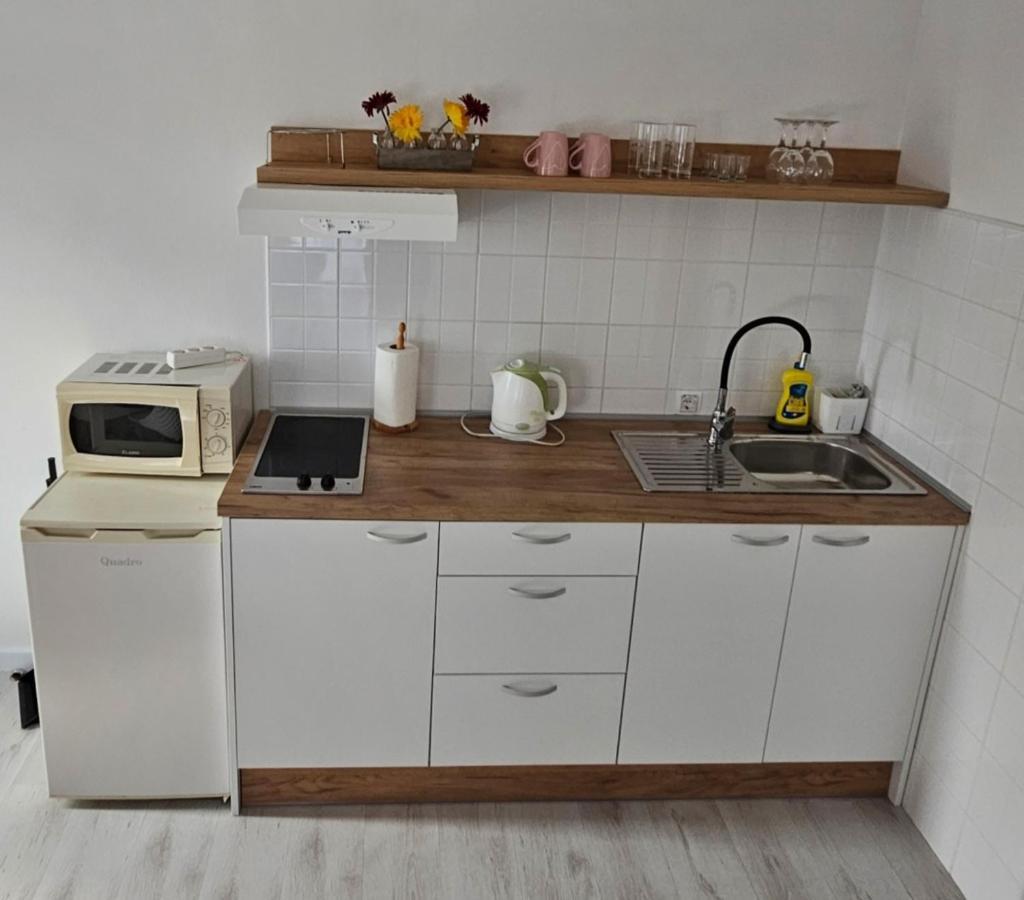 Apartmani Alma Подгора Екстериор снимка