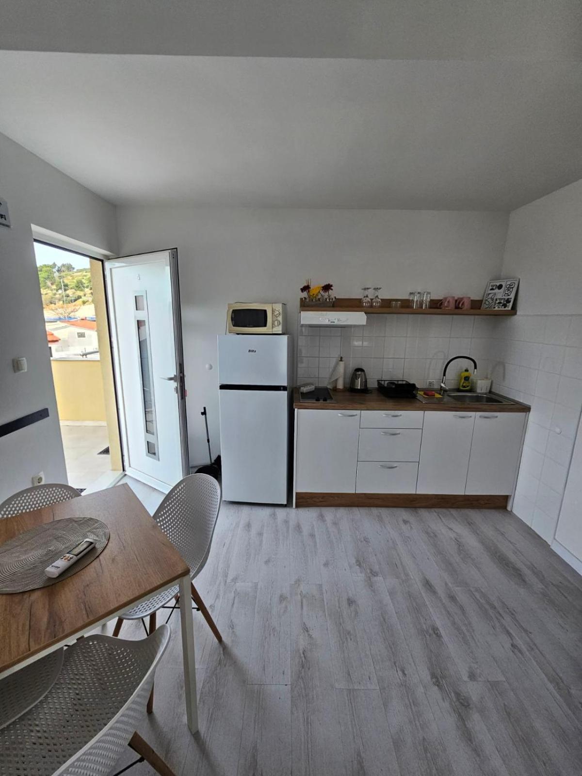 Apartmani Alma Подгора Екстериор снимка